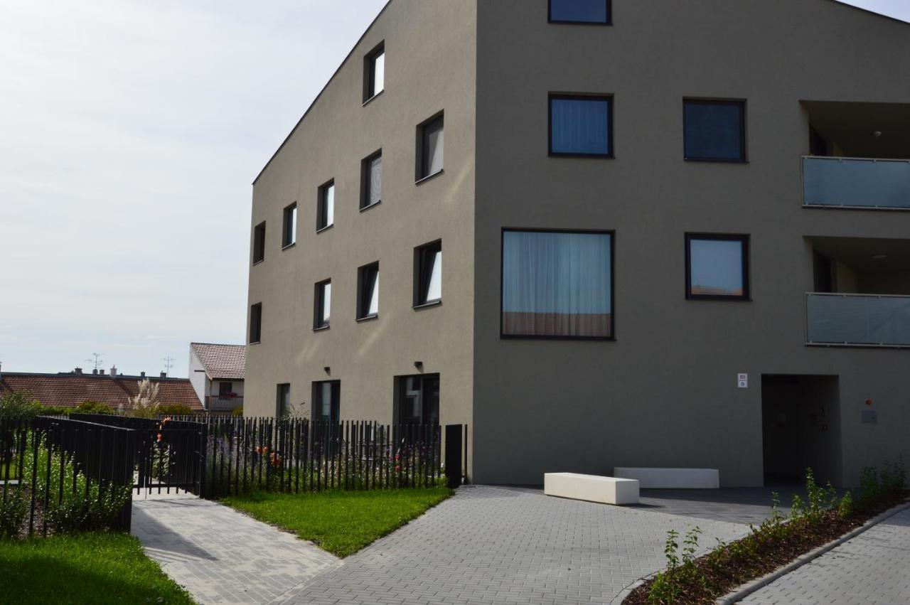 מיקולוב Palm Garden Apartment 1 מראה חיצוני תמונה