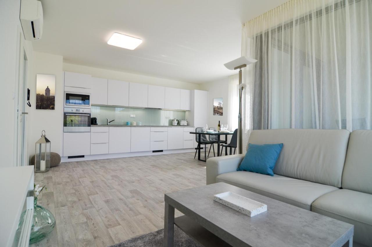 מיקולוב Palm Garden Apartment 1 מראה חיצוני תמונה