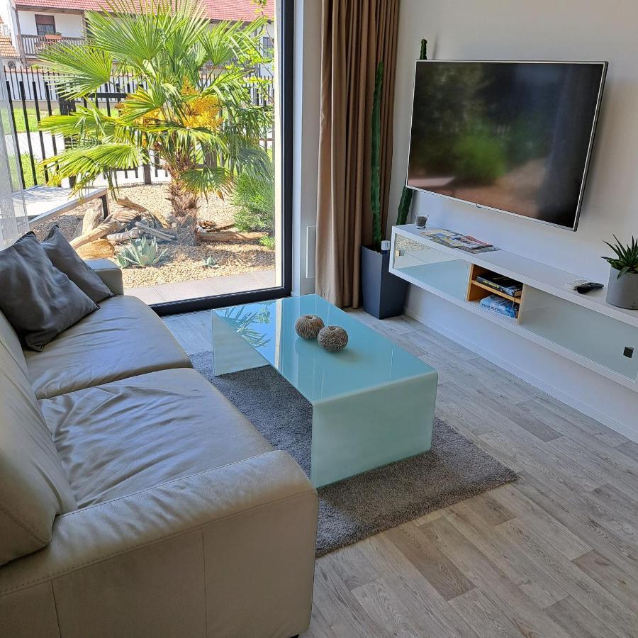 מיקולוב Palm Garden Apartment 1 מראה חיצוני תמונה
